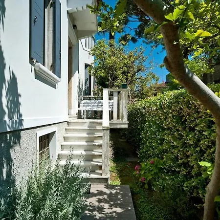 Two Bedroom In Liberty Lido di Venezia